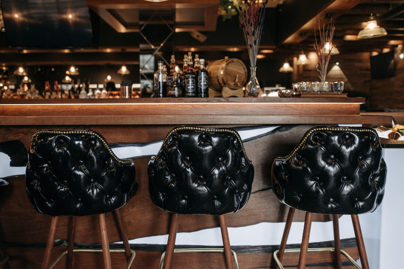 saiba o que precisa para abrir um bar simples