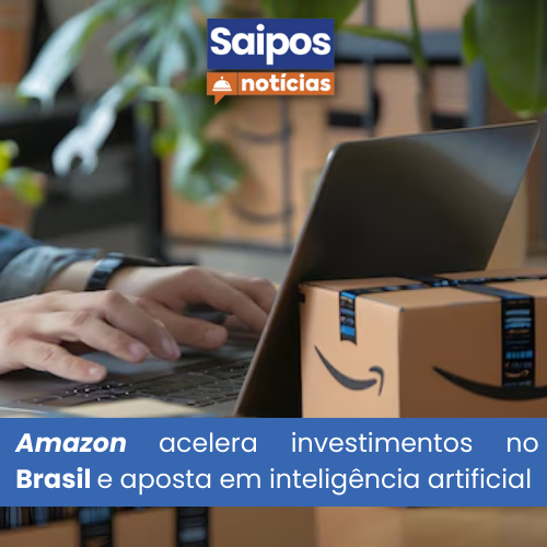 Pessoa usando um laptop ao lado de uma caixa da Amazon, simbolizando as operações da empresa no Brasil.