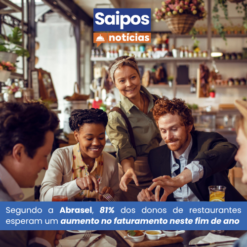 Clientes em restaurante ilustrando notícia da Saipos sobre alta no faturamento.