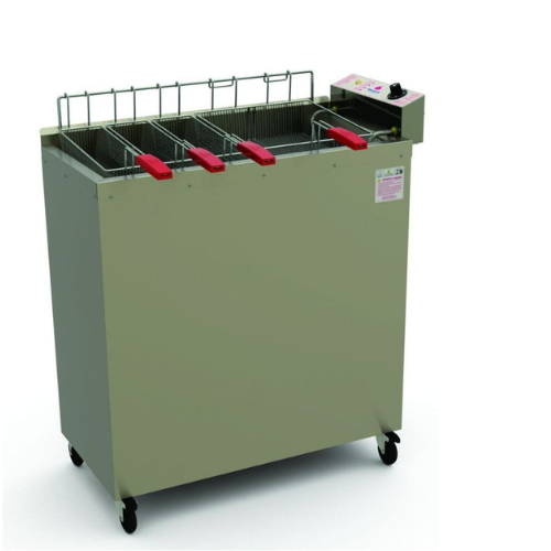 Banho de imersão para frutas ou produtos, com três seções e controle de temperatura, utilizado em processos de higiene e limpeza industrial.