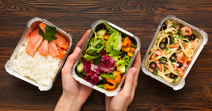 três marmitas para delivery